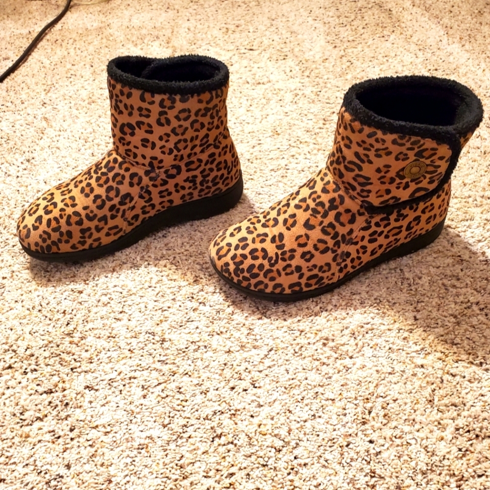 Vionic Vanah Bootie Slippers Leopard Print